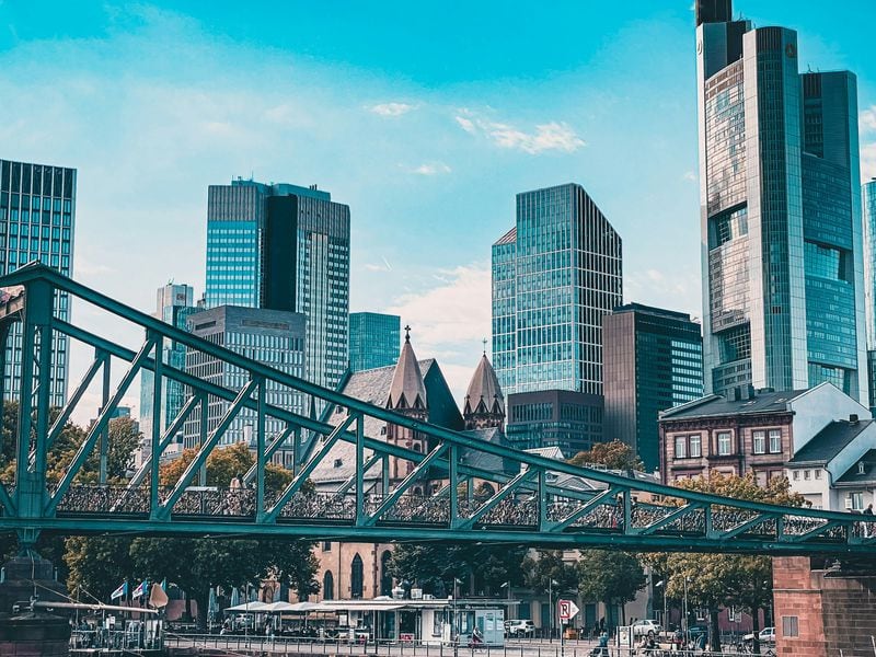 Germany Banking Giant DZ to Pilot Crypto Trading This Year: Bloomberg