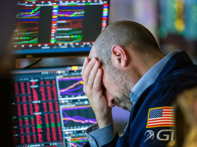 Bitcoin Price (BTC) Hit by Slumping Nasdaq, Genesis Trading Coin Movement
