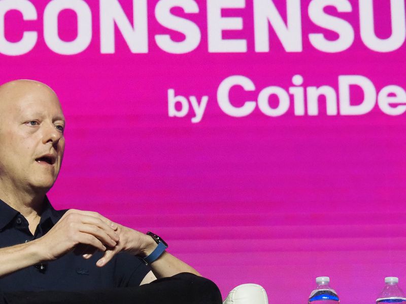 Circle's (USDC) Allaire Says Cryptocurrency is a Purple Issue