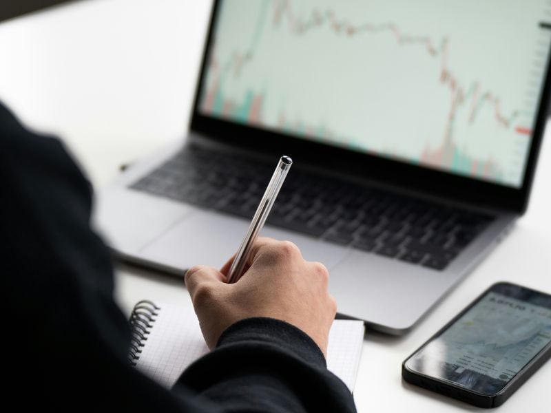 Bank Clients Just Dipped Their Toes Into Bitcoin (BTC) ETFs, but Q4 Could See a FOMO Spike