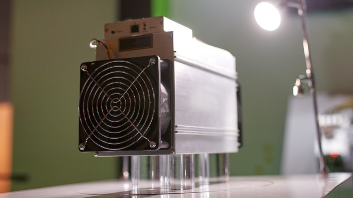 Bitcoin Miners Feel the Squeeze as Hashprice Erases Post-Election Gains