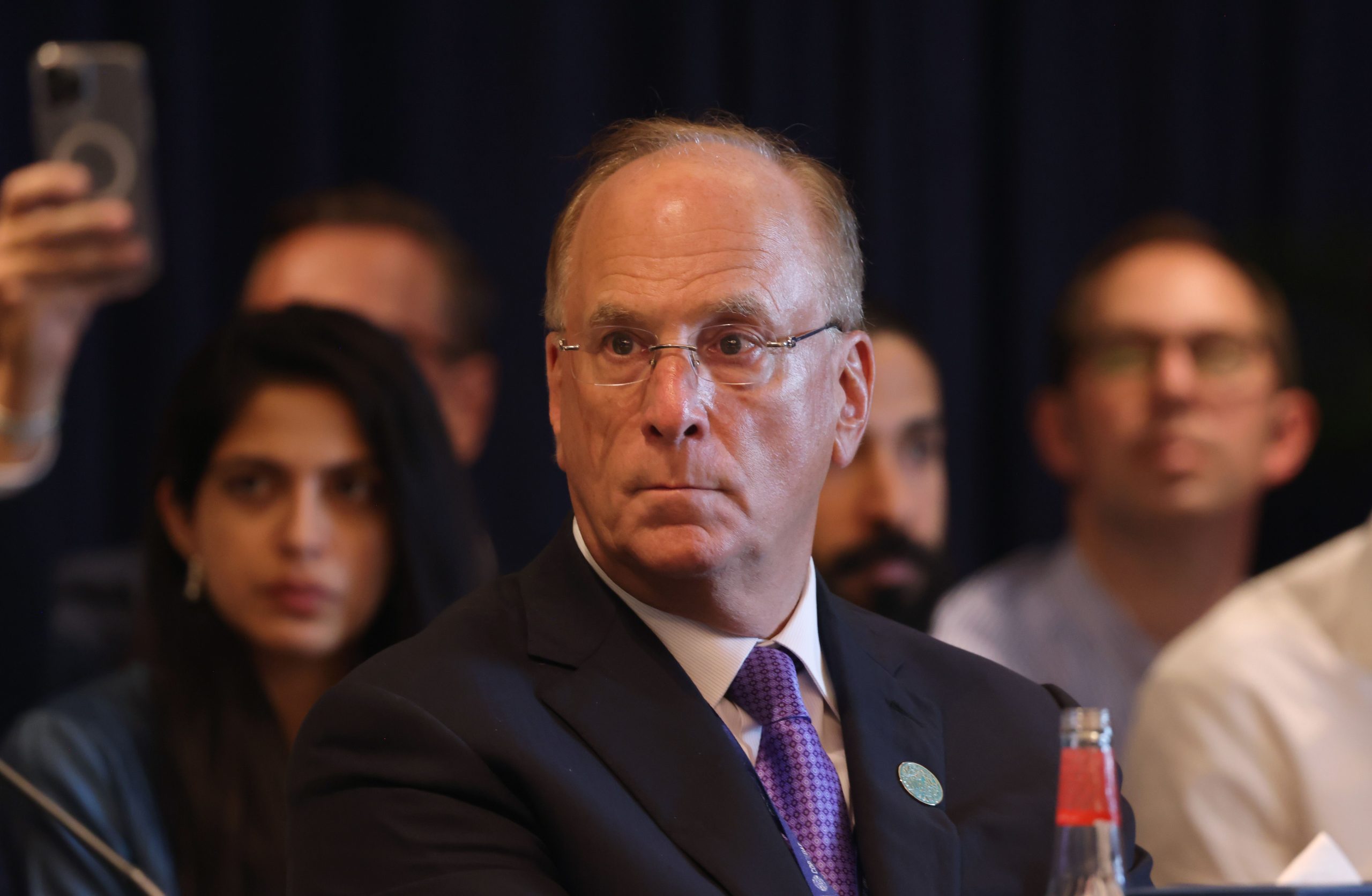 Bitcoin (BTC) Could Threaten Dollar’s Reserve Currency Status, BlackRock’s Larry Fink