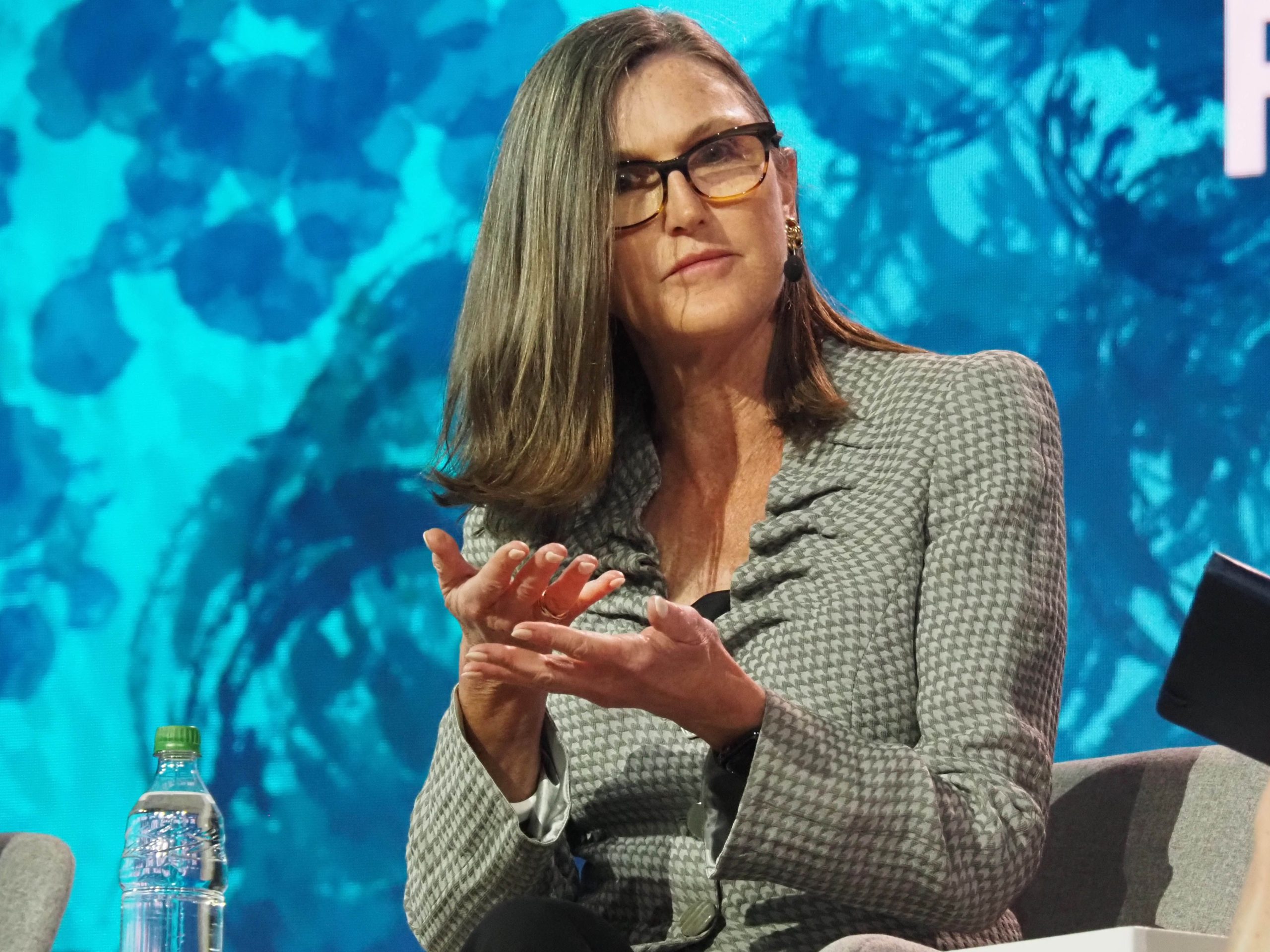 Cathie Wood’s ARK Buys Coinbase (COIN) Shares During Market Rout