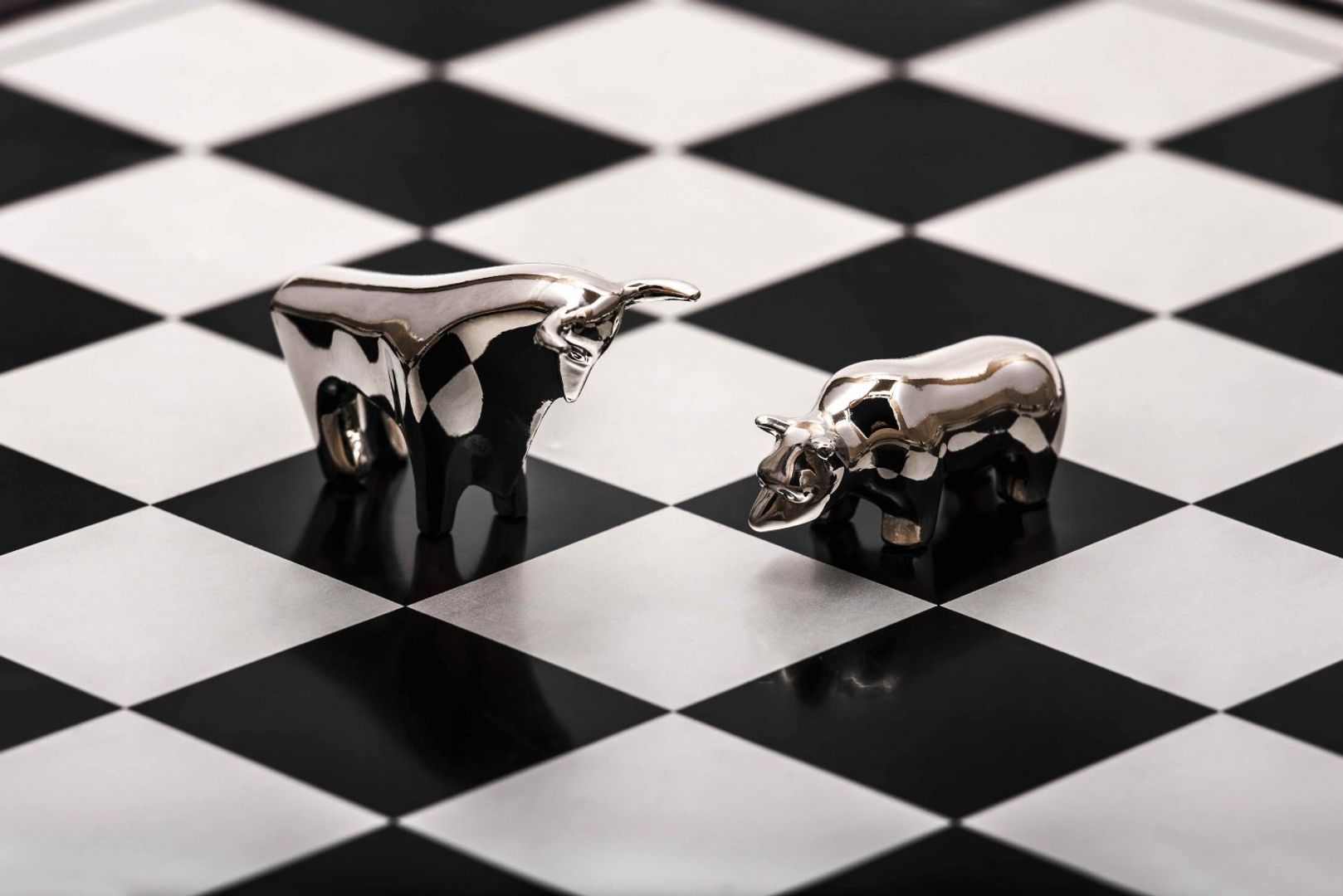 Ripple Token Slides 4% as Bitcoin Traders Cautious of $105K Price Resistance