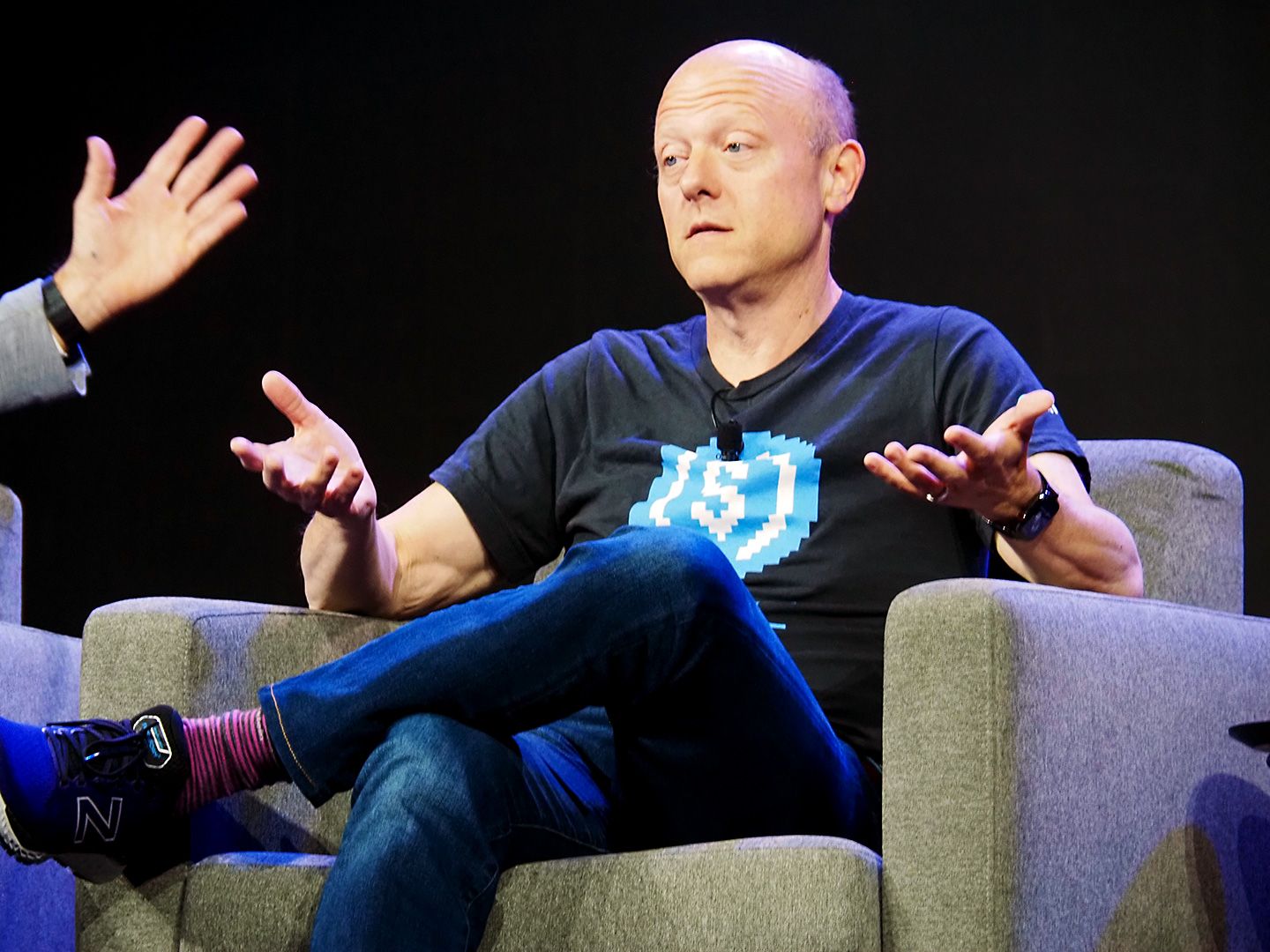 Stock Price Drops 15% as BIS Warns of Stablecoin Risks
